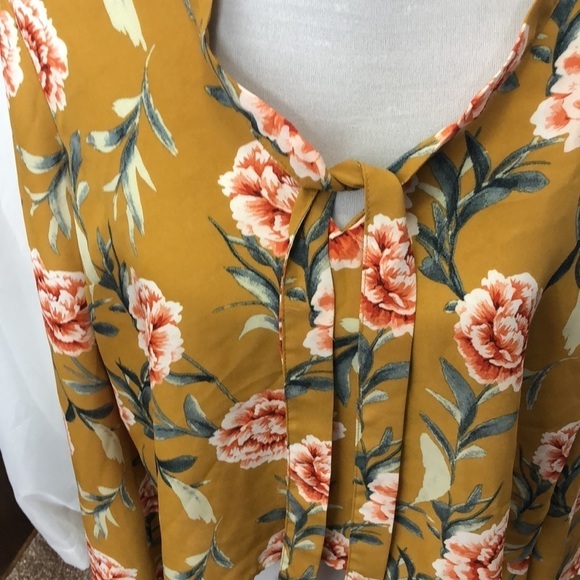 Bleuh ciel women’s yellow/ gold floral tie front blouse​ - Picture 4 of 7